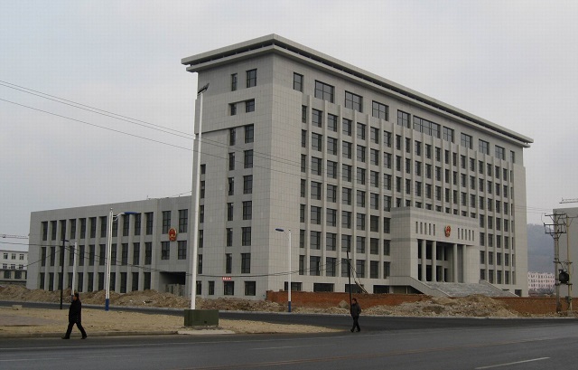 旺盛门业木门工程案例：2012年德安县政府大楼(图1)